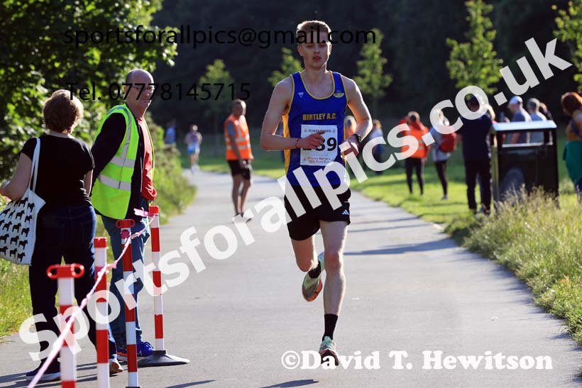 The 2024 Elswick Harriers Newburn River Run, Newcastle upon Tyne.  Photo: David T. Hewitson/Sports for All Pics